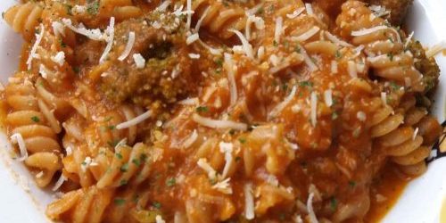 macarrones-a-la-boloñesa-con-lascas-de-queso Macarrones a la Boloñesa con Lascas de Queso