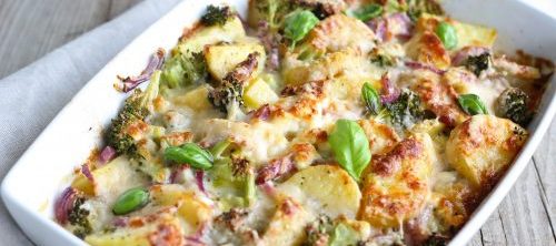 Brócoli con patatas y queso al horno